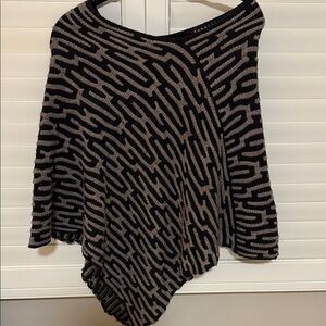 Elegant Black and Tan Women's Poncho